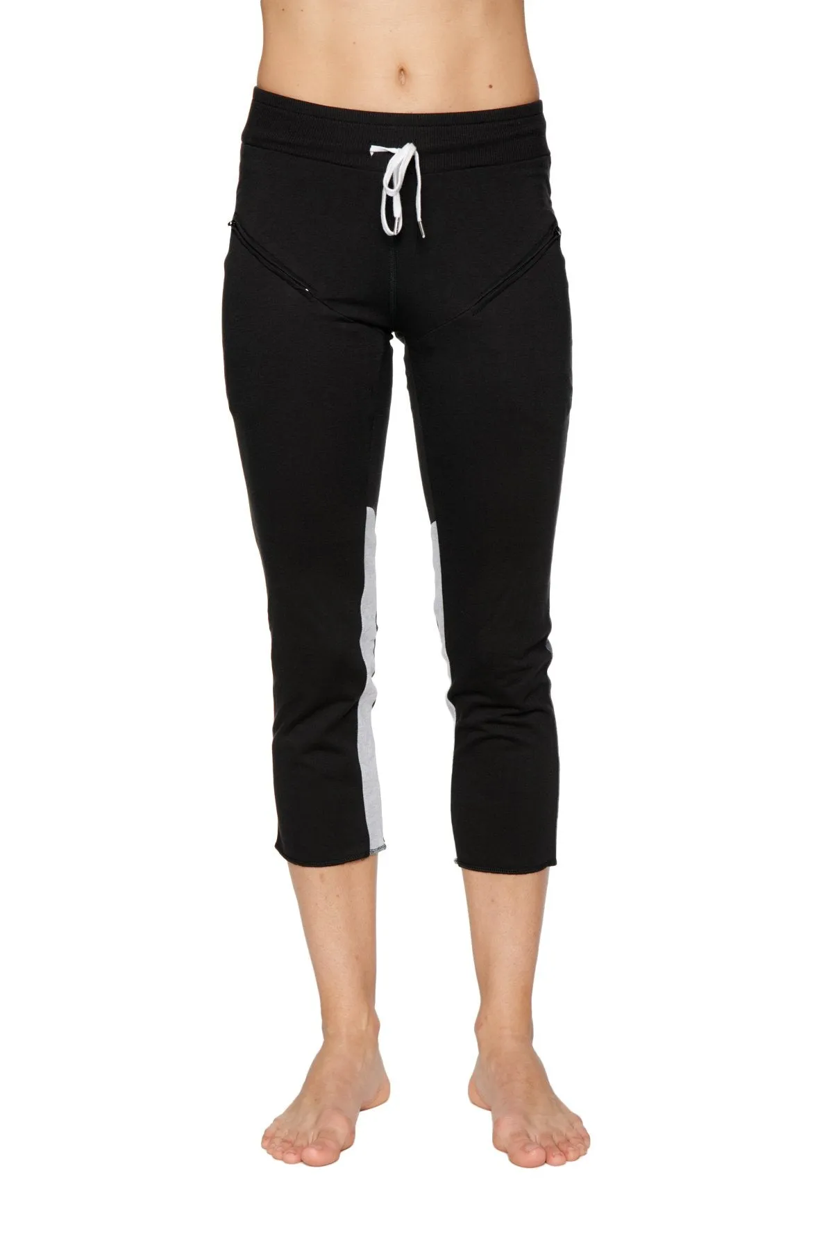 4/5 Length Zipper Pocket Capri Yoga Pant (Black w/Charcoal & Grey)