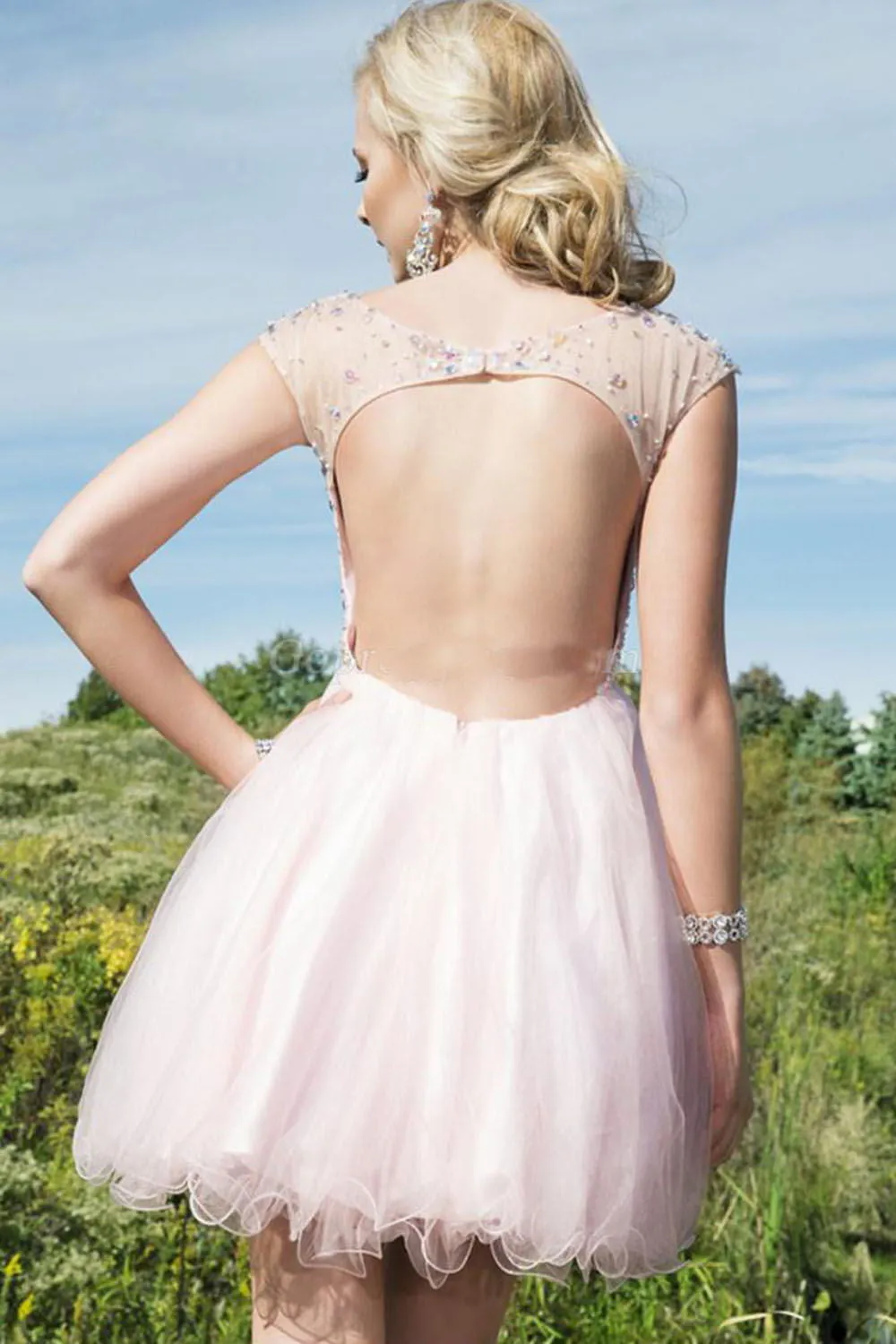 Charming Sparkly Pink Beading Tulle Short Homecoming Dresses K140