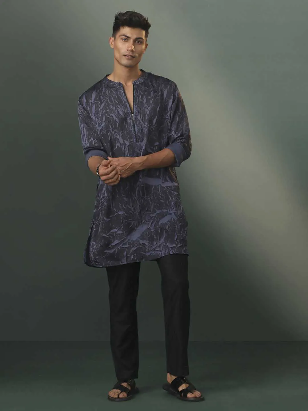 VASTRAMAY Grey & Black Printed Kurta Pyjama